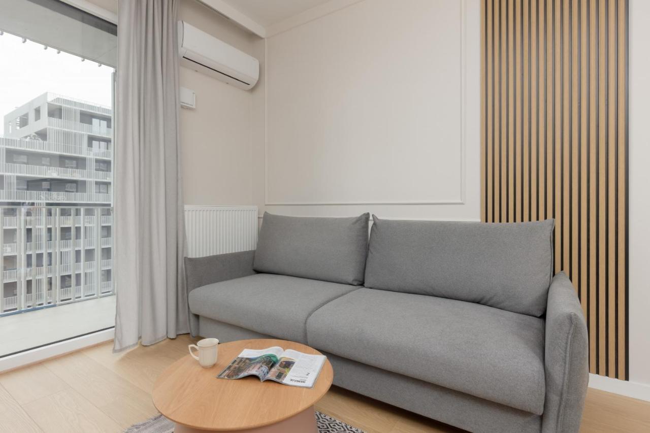 Wola Spacious Flat With Air Conditioning & Balcony By Noclegi Renters Varsóvia Exterior foto