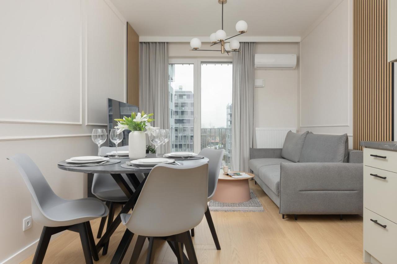 Wola Spacious Flat With Air Conditioning & Balcony By Noclegi Renters Varsóvia Exterior foto